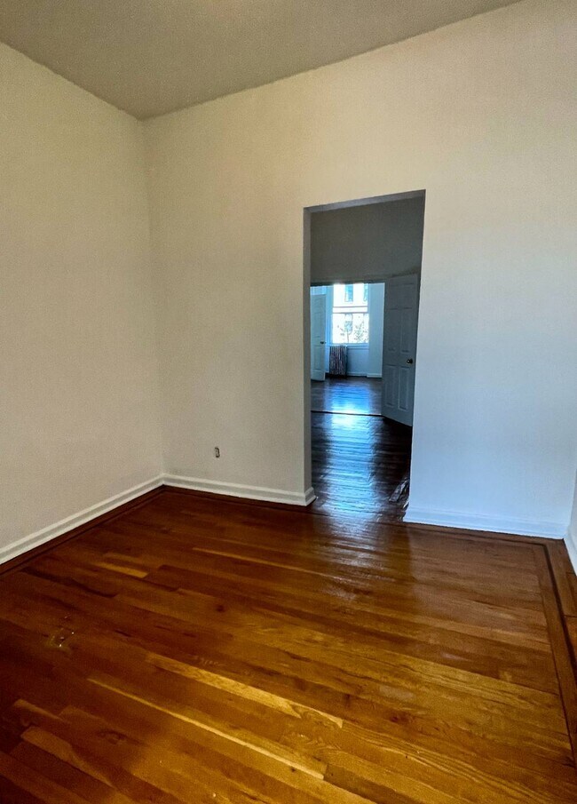 Foto del edificio - 96 1st Pl