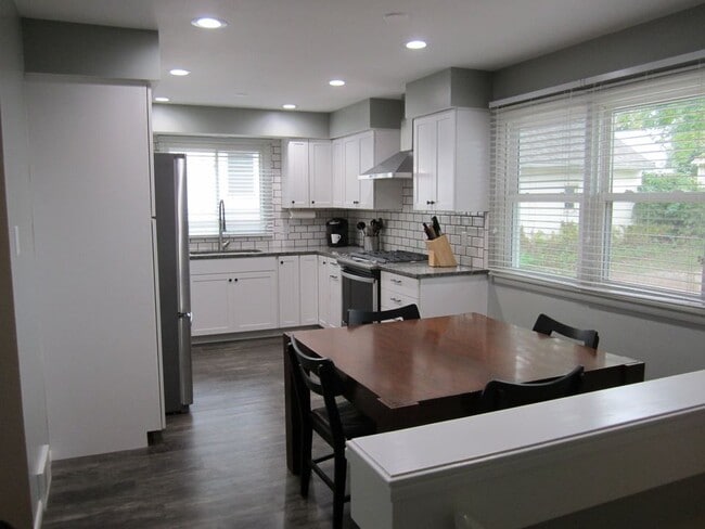 Kitchen - 1928 North Oak St