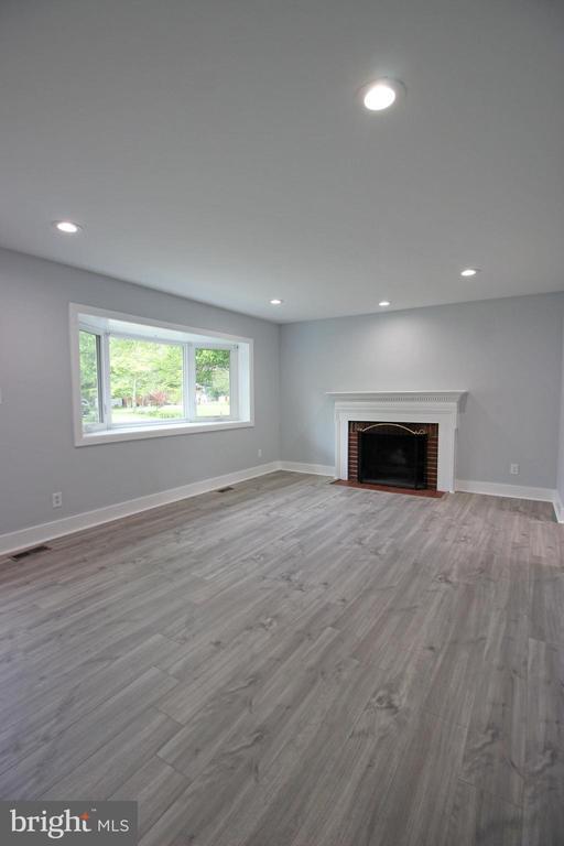 Building Photo - 6811 Glenmont St