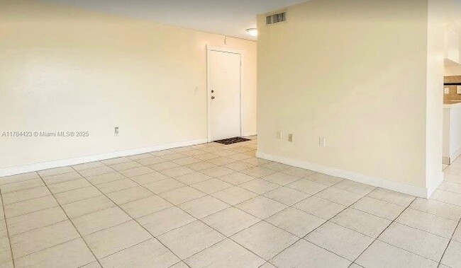 Building Photo - 10651 SW 108th Ave
