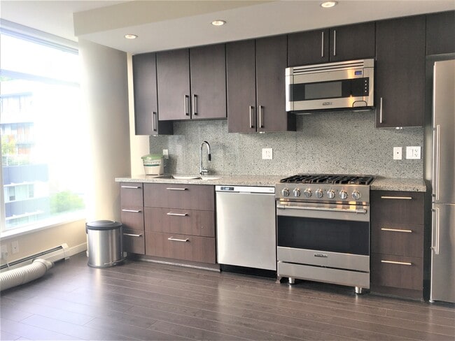 Photo du bâtiment - 138 W 1st Ave