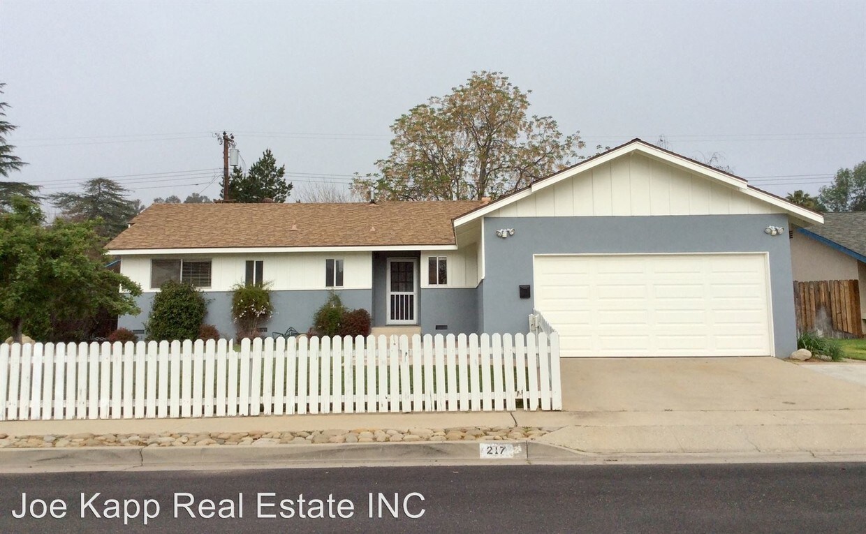 Primary Photo - 3 br, 2 bath House - 217 S. Carrillo Rd