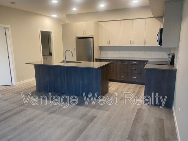 Building Photo - 2301-2301 Carrington Rd