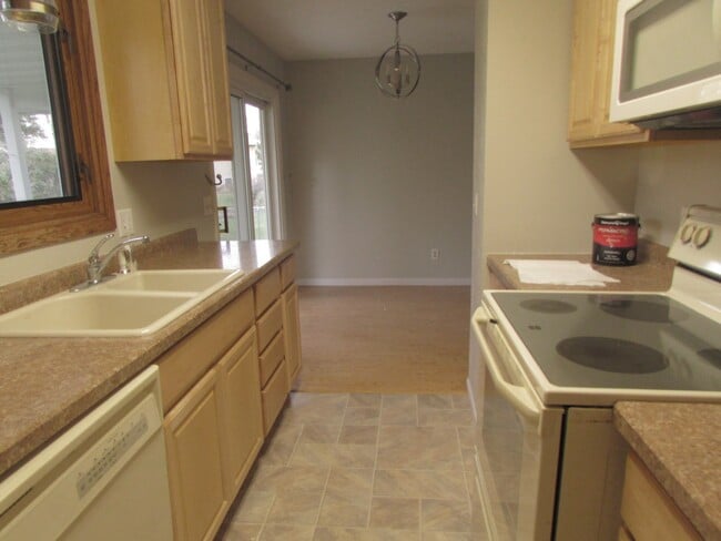 Foto del edificio - 3 BEDROOM + BONUS ROOOM | 2 BATH | HOUSE |...