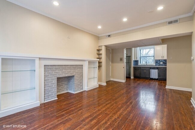 Building Photo - 6106 S Dorchester Ave