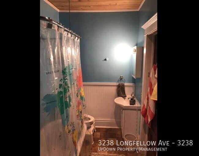 Building Photo - 3238 Longfellow Ave
