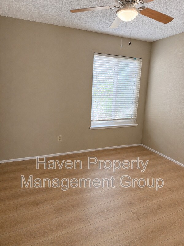 Foto del edificio - 32 W 7th St