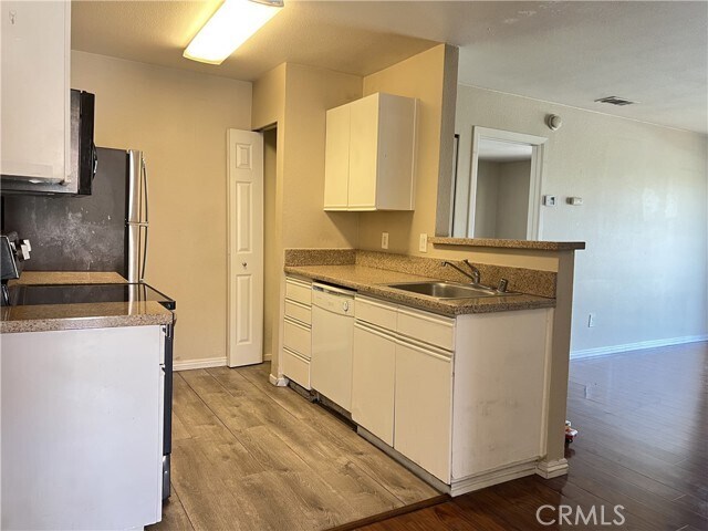 Foto del edificio - 1265 Kendall Dr