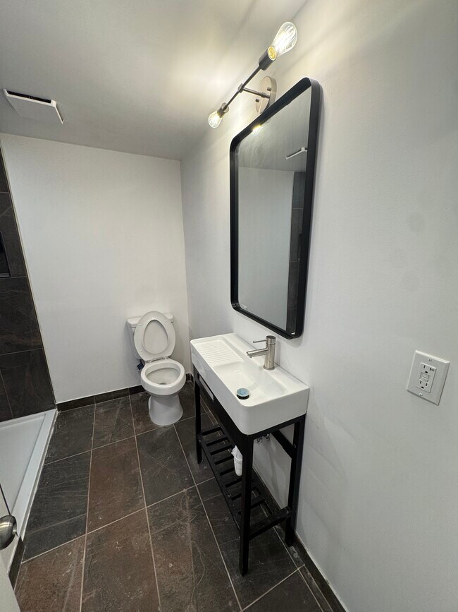 Foto del edificio - 839 S Jackson St