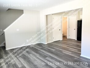 Building Photo - 2103 Green Tree Rd