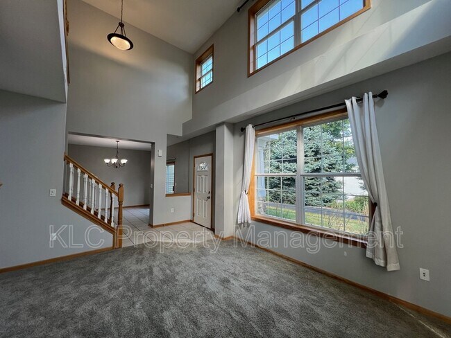Building Photo - 277 S 79th St