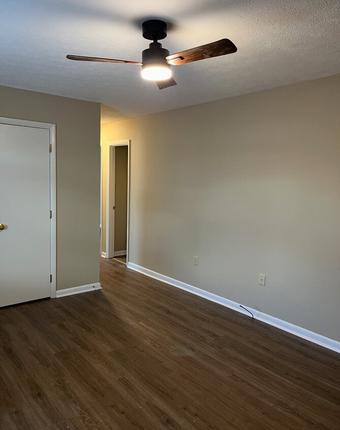 Building Photo - 368 Lee St