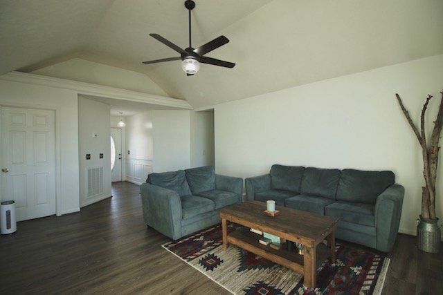 Foto del edificio - Available September 1st - This Home is Wai...