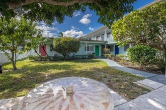 Building Photo - 101 S Palmway