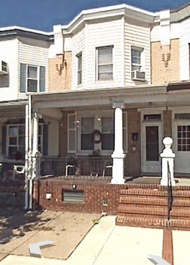 Building Photo - 905 Mansion St