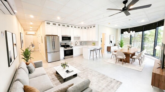 Building Photo - 15950 Bay Vista Dr