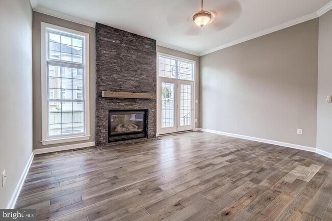 Foto del edificio - 24909 Pinebrook Rd
