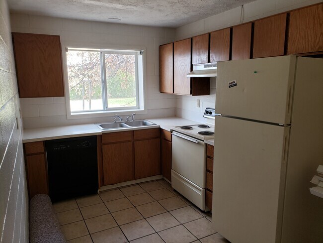 Kitchen - 234 W 1st S