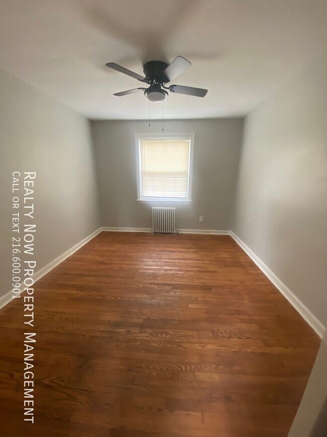 Foto del edificio - 2481 Noble Rd