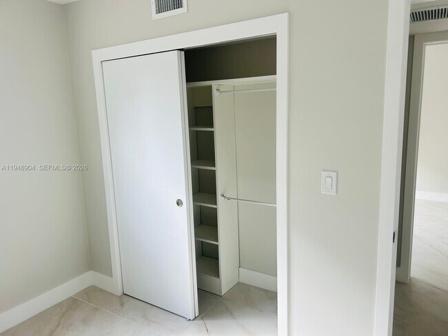 Foto del edificio - 932 NW 5th St