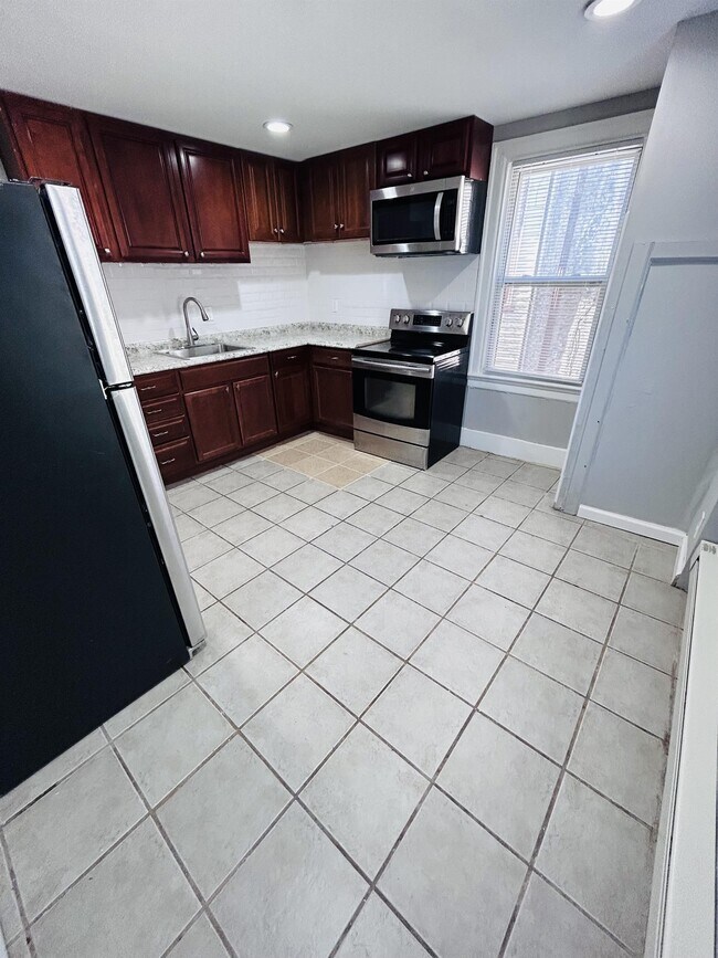 Foto del edificio - 1221 Lindley Ave