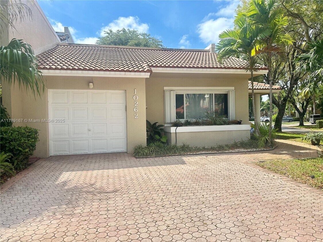 Foto principal - 10262 NW 52nd Ln