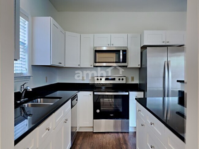 Foto del edificio - 821 Rain Dance Way