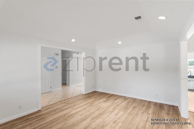 Building Photo - 1400 Arkell Rd