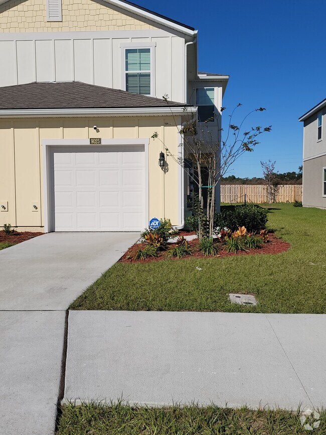 Cisco Gardens Apartments for Rent with a Garage Jacksonville, FL 2