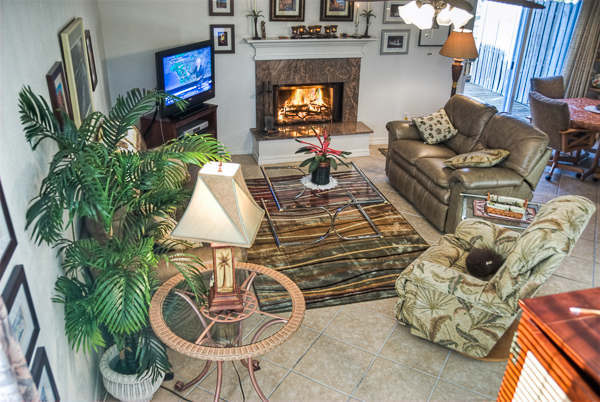 Living Room - 3120 Bay St