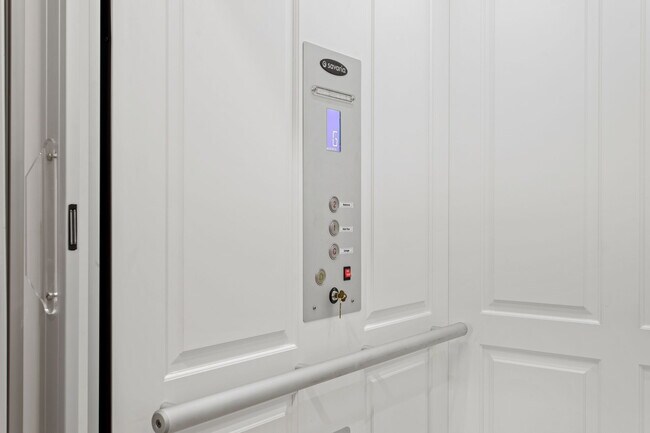 Foto del edificio - 7086 Executive Way