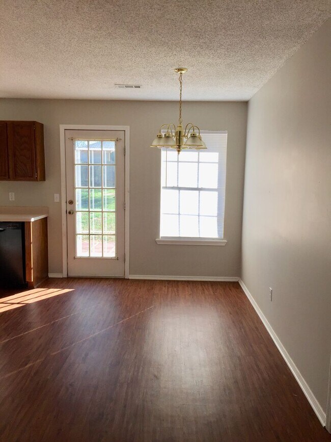Foto del edificio - 1296 N Fieldstone Ave