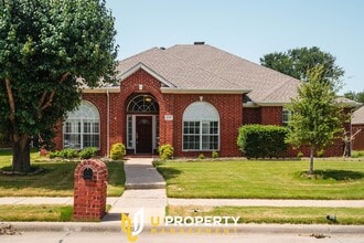 Building Photo - 1537 Bastrop Dr
