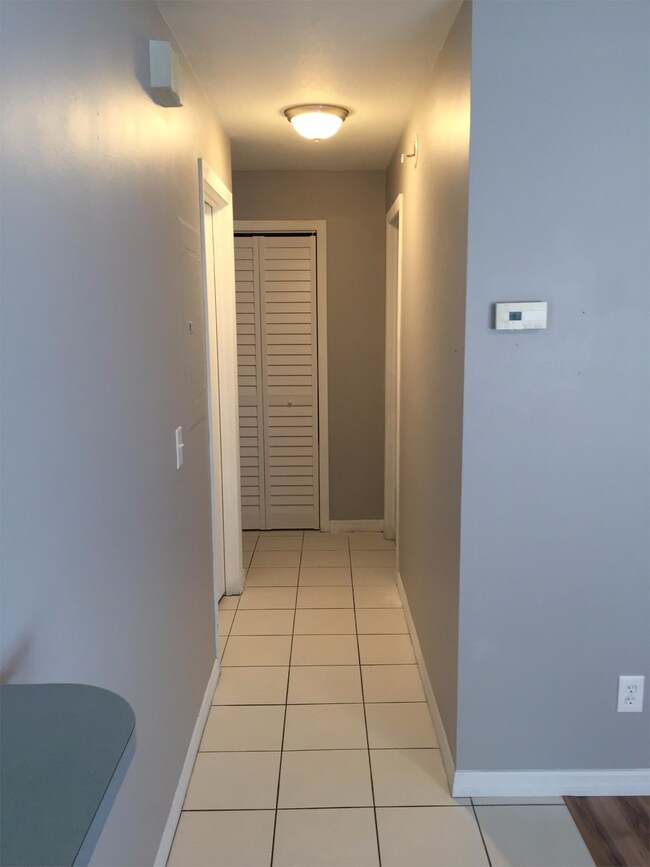 Building Photo - 1702 Palmetto Ct