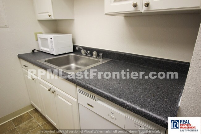 Building Photo - 4620 Reka Dr