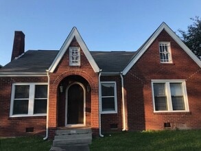 Building Photo - 4625 Bell St