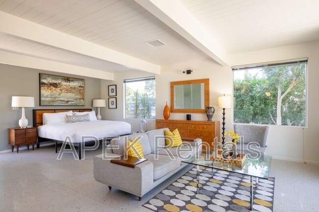 Foto del edificio - 2204 W Acacia Rd