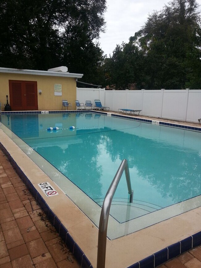 Foto del edificio - Large 2/2 condo in Historic Downtown Leesb...