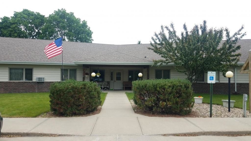 Foto principal - 106 1st St NE Apt #11, DeSmet SD 57231