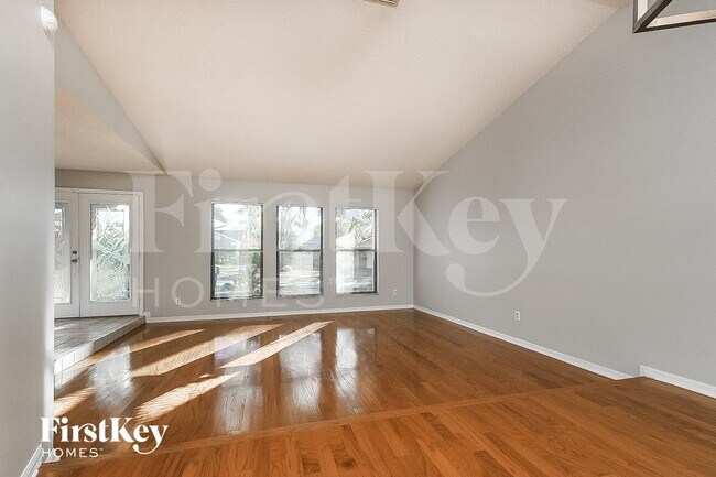Foto del edificio - 2720 Briarpatch Dr