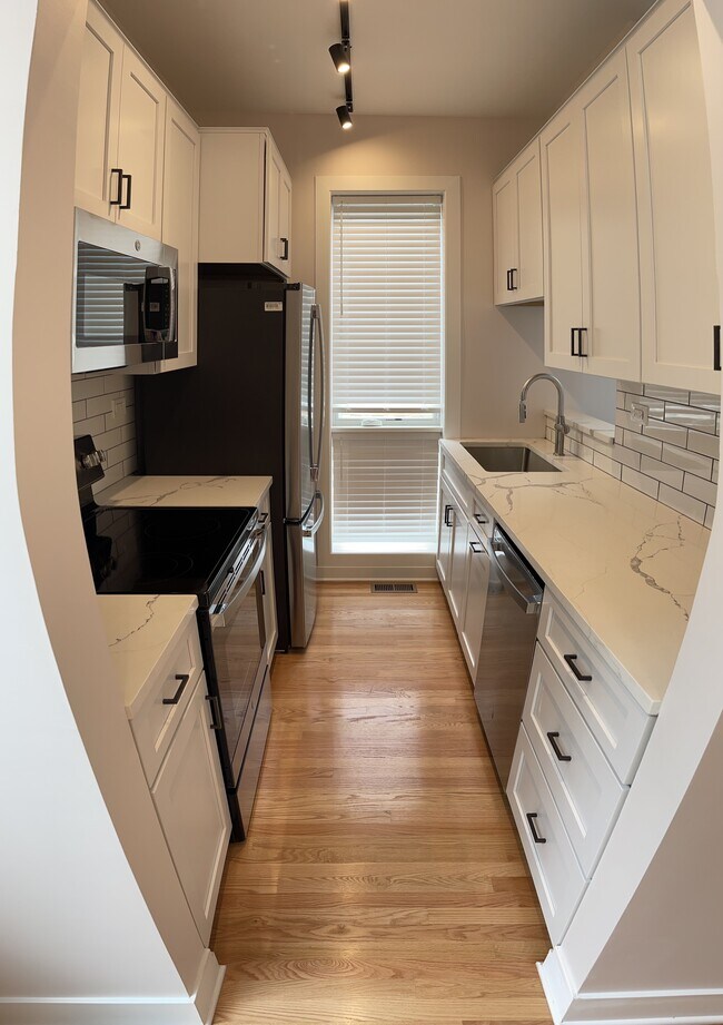 Foto del edificio - 3748 N Racine Ave