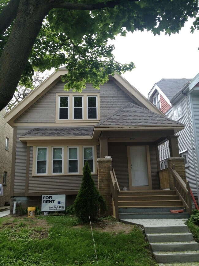 Building Photo - 3429 N Oakland Ave