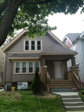 Building Photo - 3429 N Oakland Ave