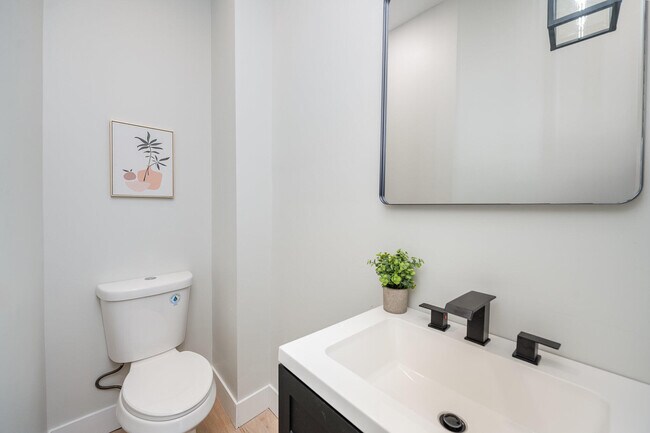 Foto del edificio - 519 E 17th St