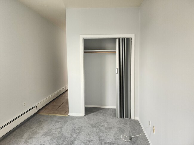 Building Photo - 210 Main St