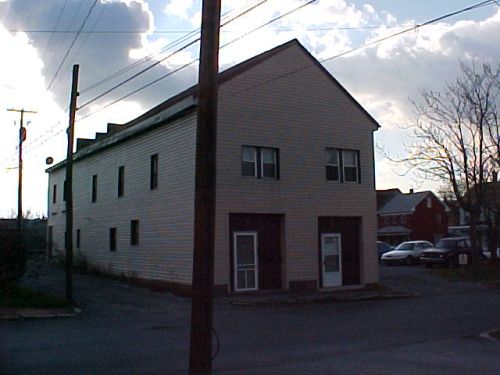 Building Photo - 611 5th St