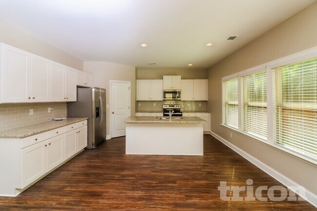 Building Photo - 309 Oxbow St