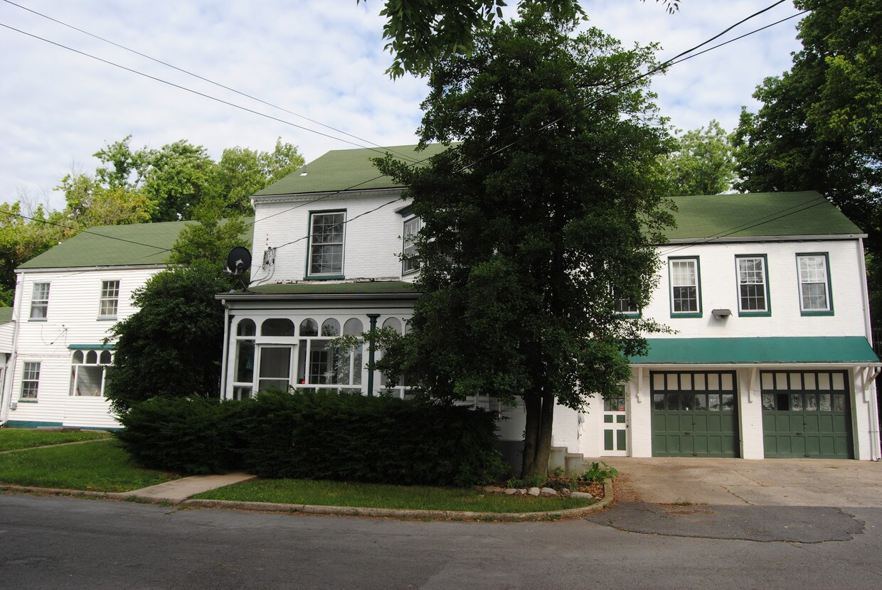 Primary Photo - 9602 Grafton Ln
