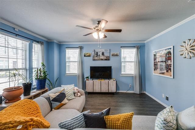 Foto del edificio - 2124 Steer Creek Pl