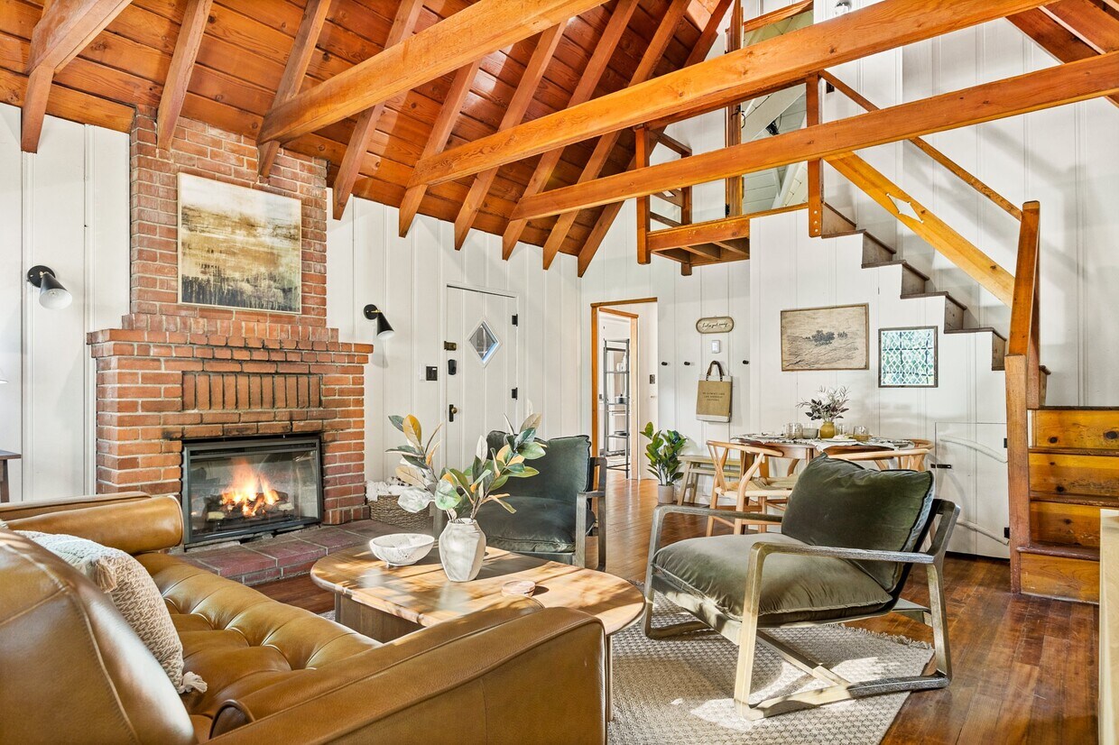 Primary Photo - 283 Walnut Dr